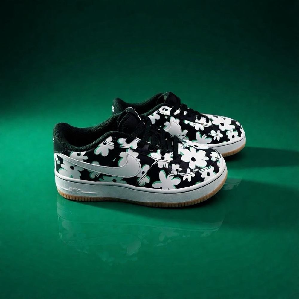Nike Girls Air Force 1 LV8 GS “Flower Power” Shoe (Big Kids 4)
